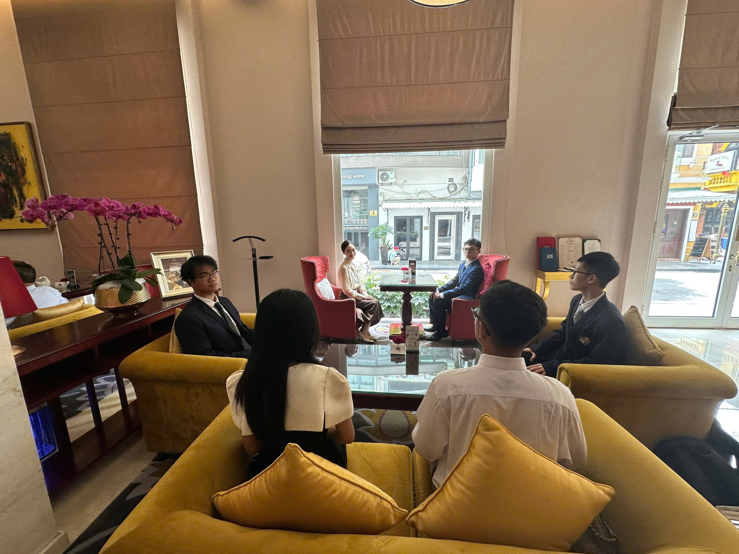 Teen thực hành giao tiếp