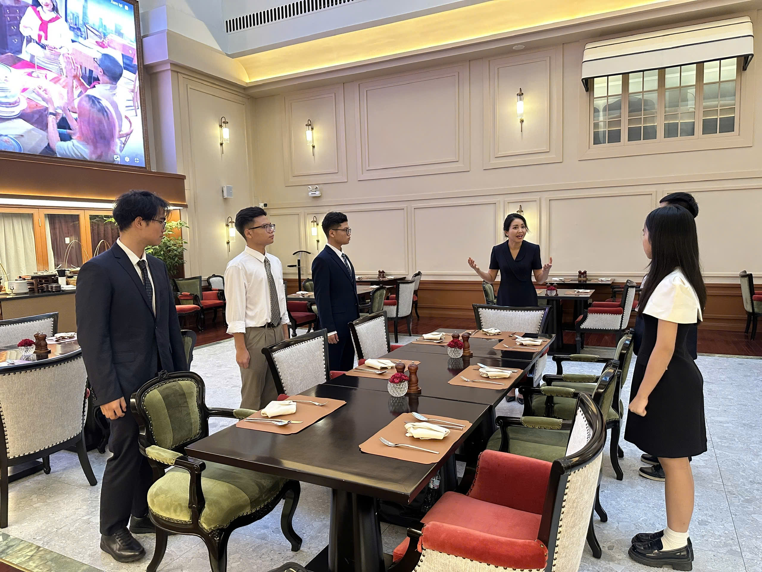 Teen thực hành giao tiếp