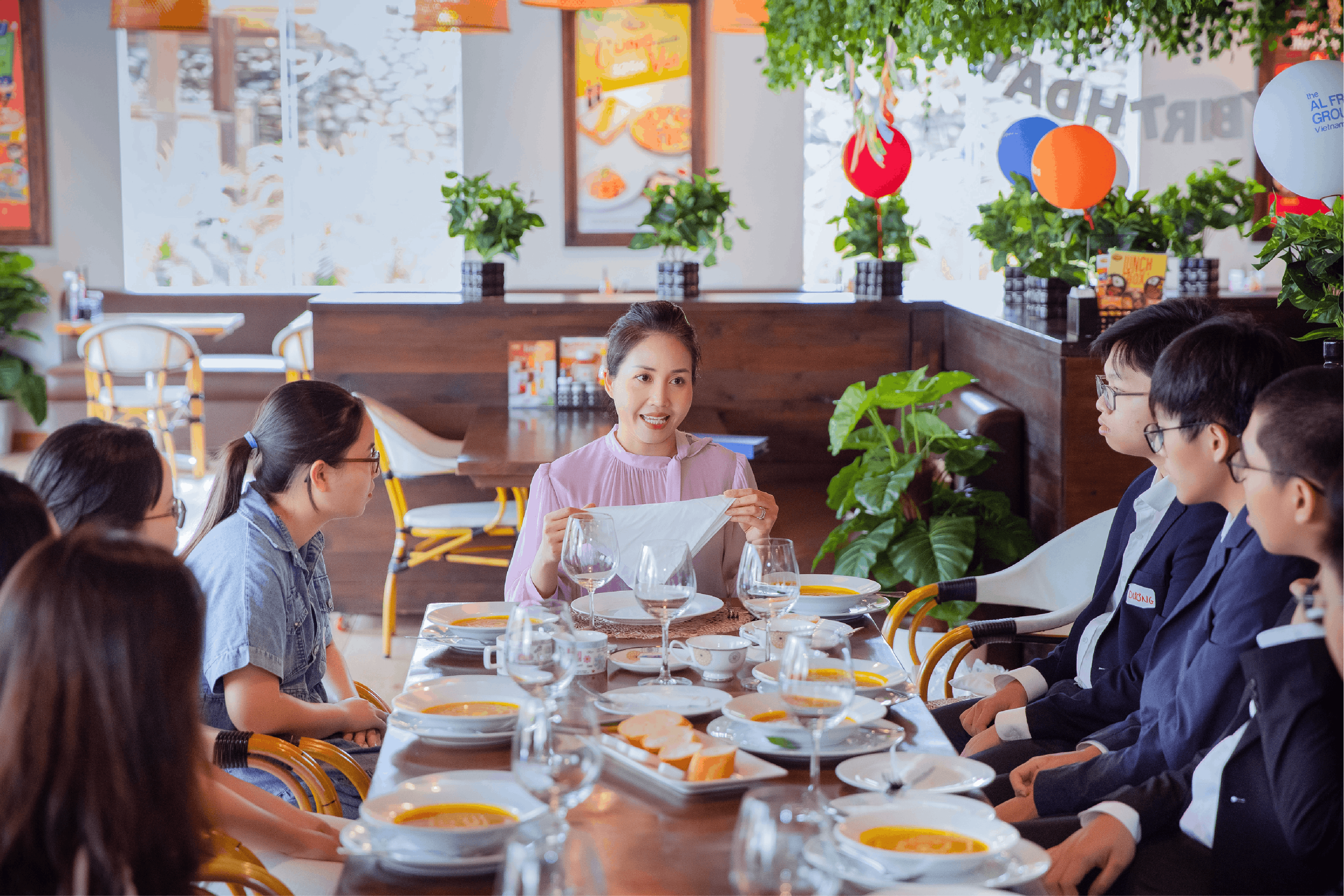 Giảng viên chỉnh trực tiếp